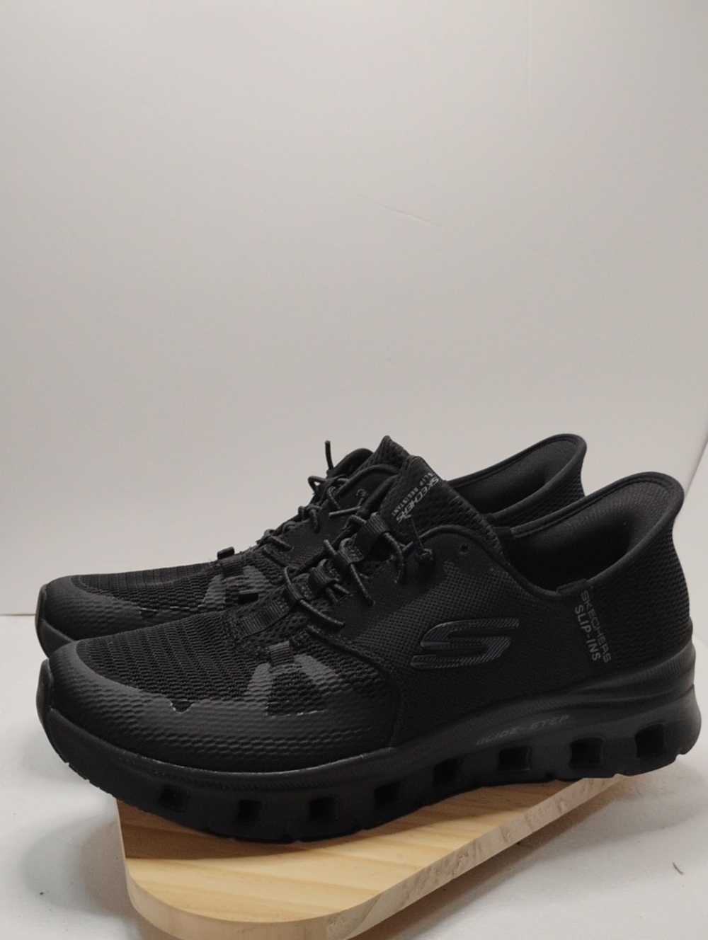 Skechers Men’s Black Athletic Slip-On Lace-Up Walking Shoes